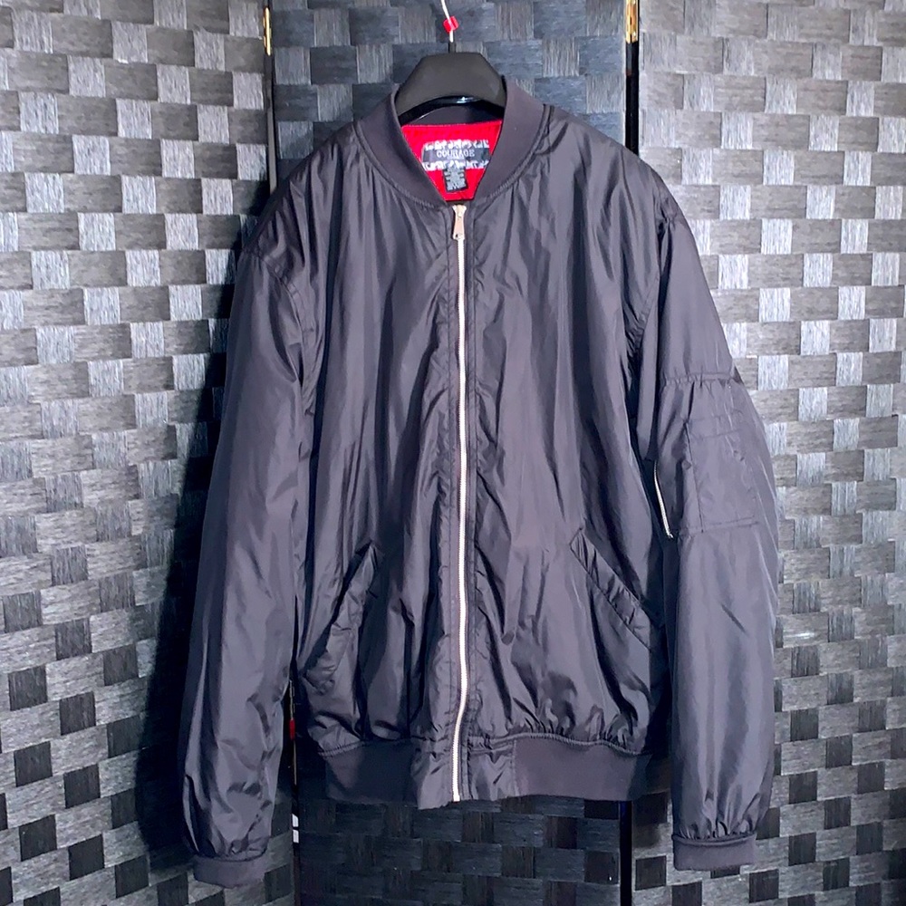 Nice Sleek Courage brand 💣 Bomber Jacket 🔥